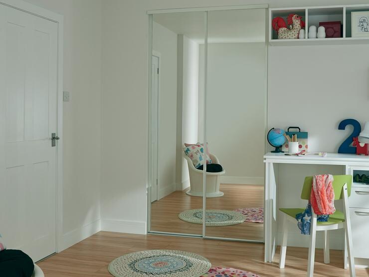 Mirror Door White Edge Crop