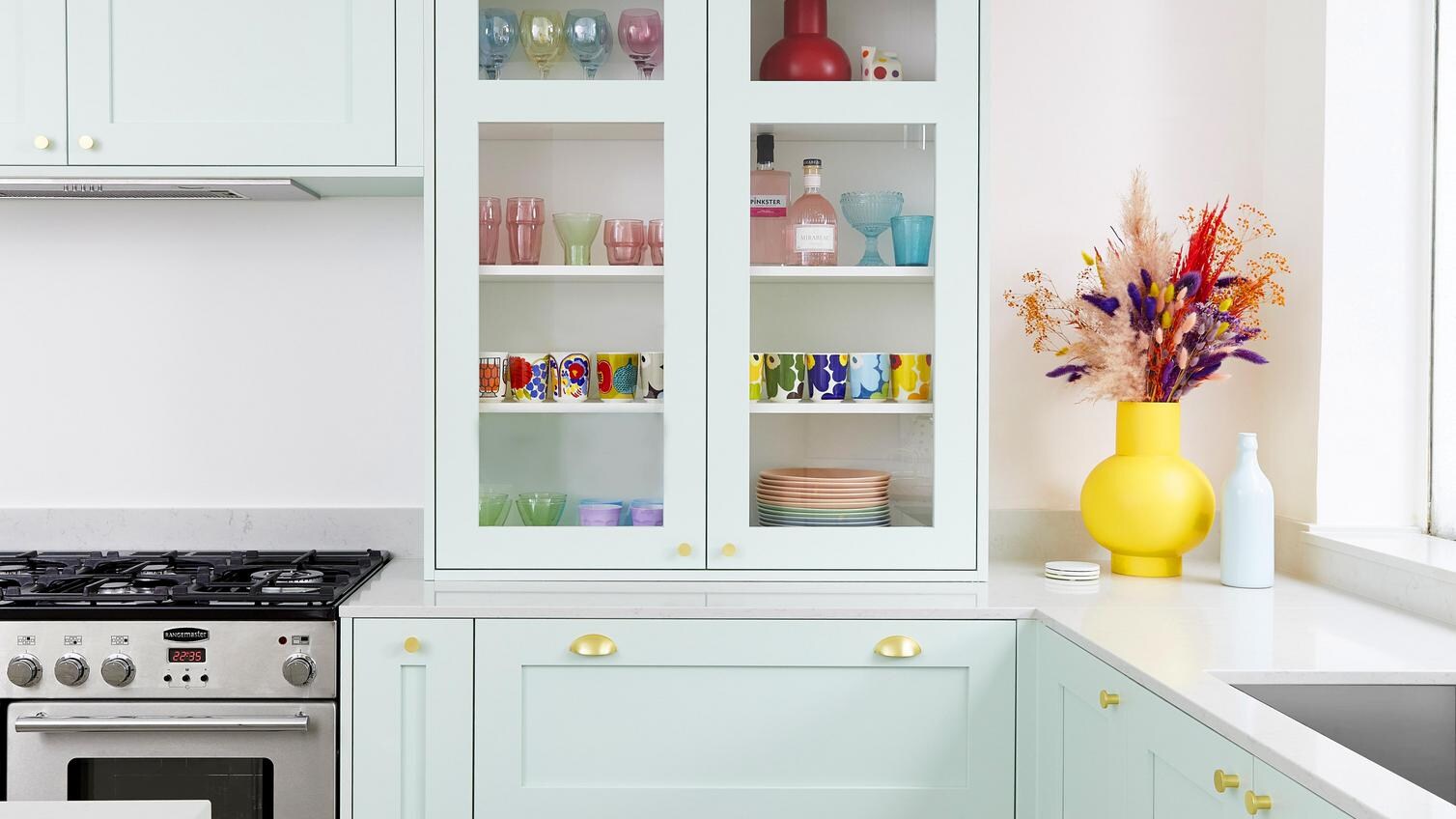Geraldine T A modern dresser