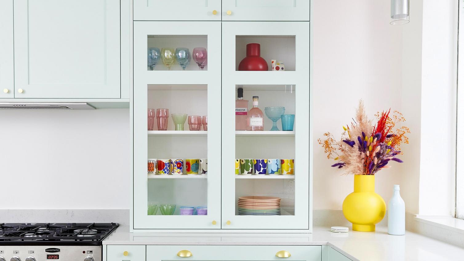 Geraldine T A modern dresser