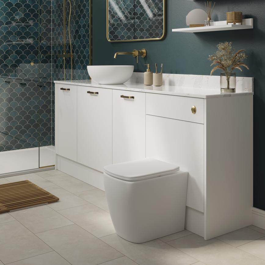 Hockley SM White Bathroom Main Set Shot