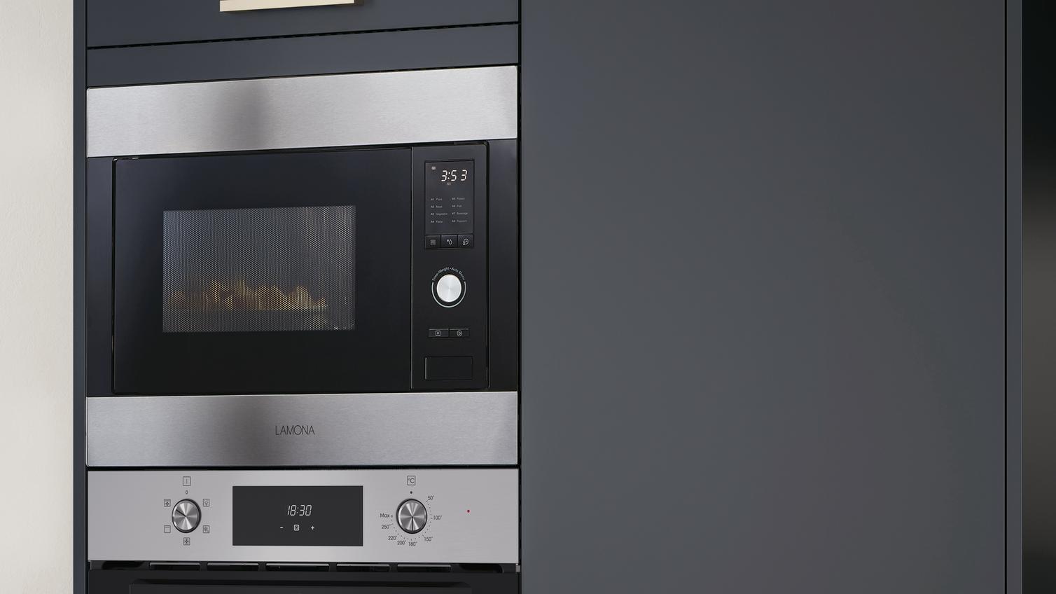 Lamona LAM7151 Inegrated Stainless Steel Microwave in situ