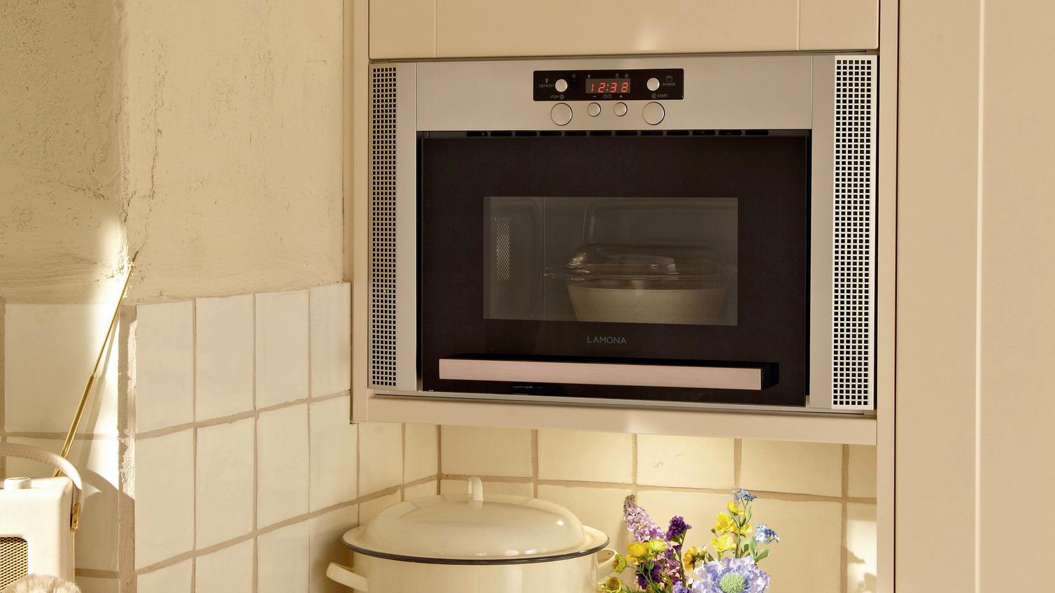 Lamona Wall Unit Microwave