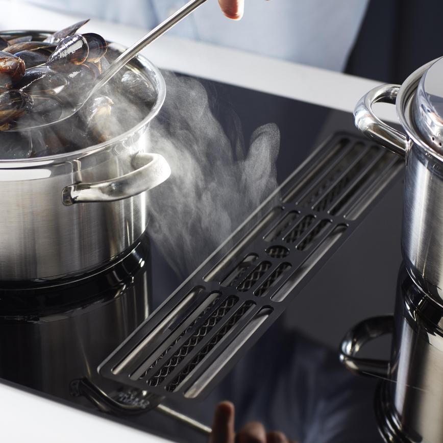 Lamona Down-draft Hob on Chilcomb Navy Handleless