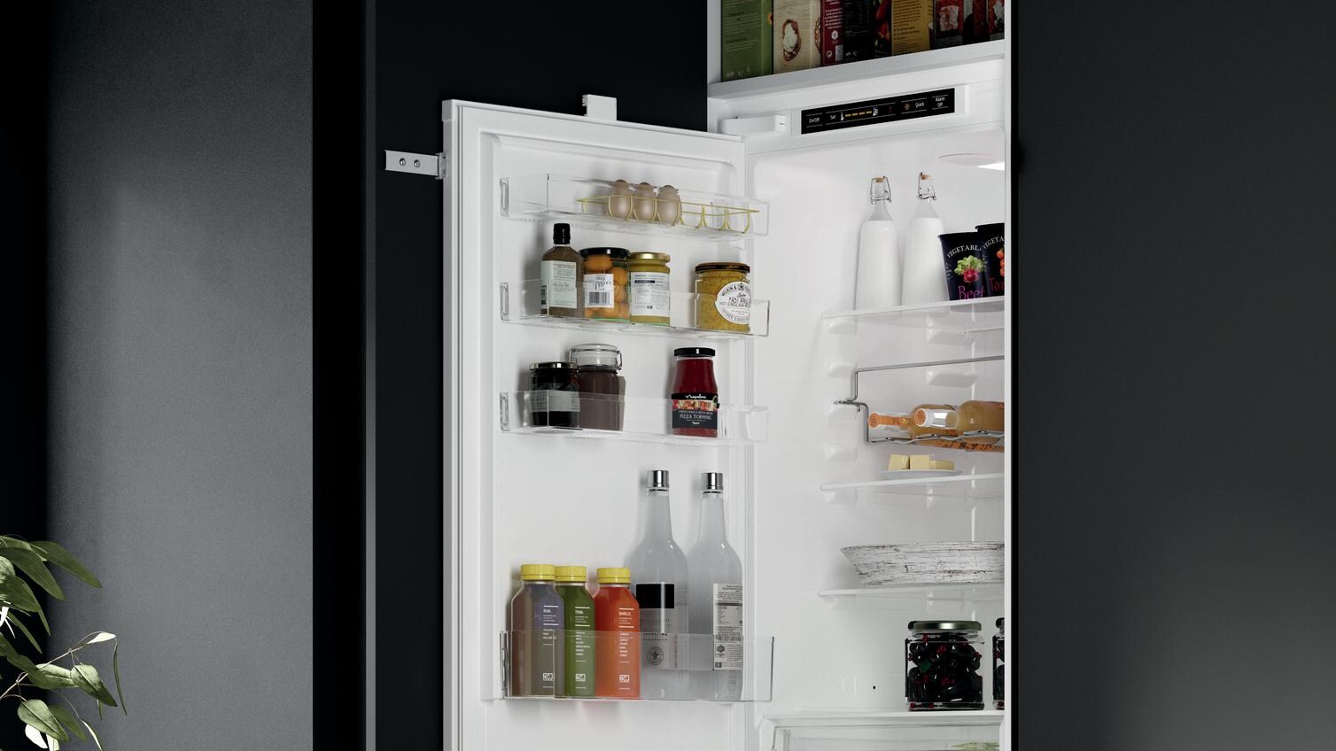 LAM6351 Lamona 70/30 Fridge Freezer Cameo