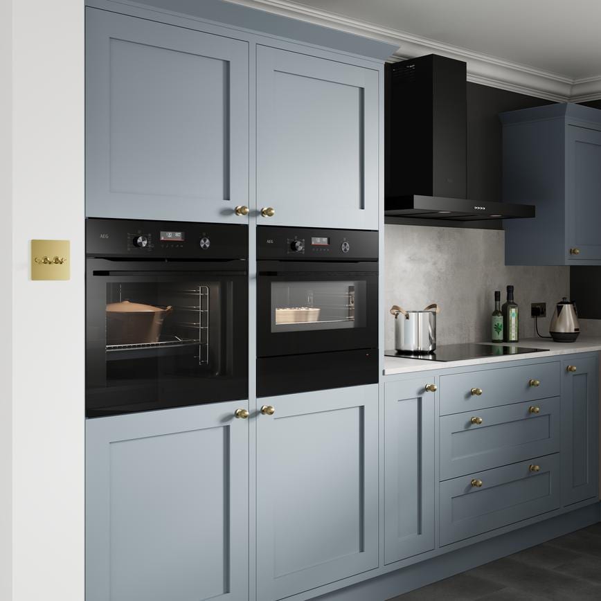 HAG9006_AEG Gloss Black Warming Drawer_DetailLifestyle