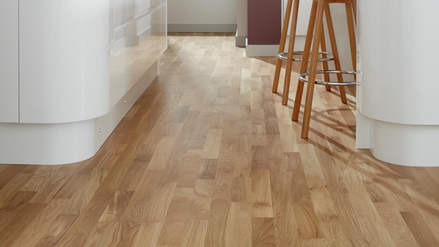 Howdens Real Wood Pre-Finished Oak 3 Strip