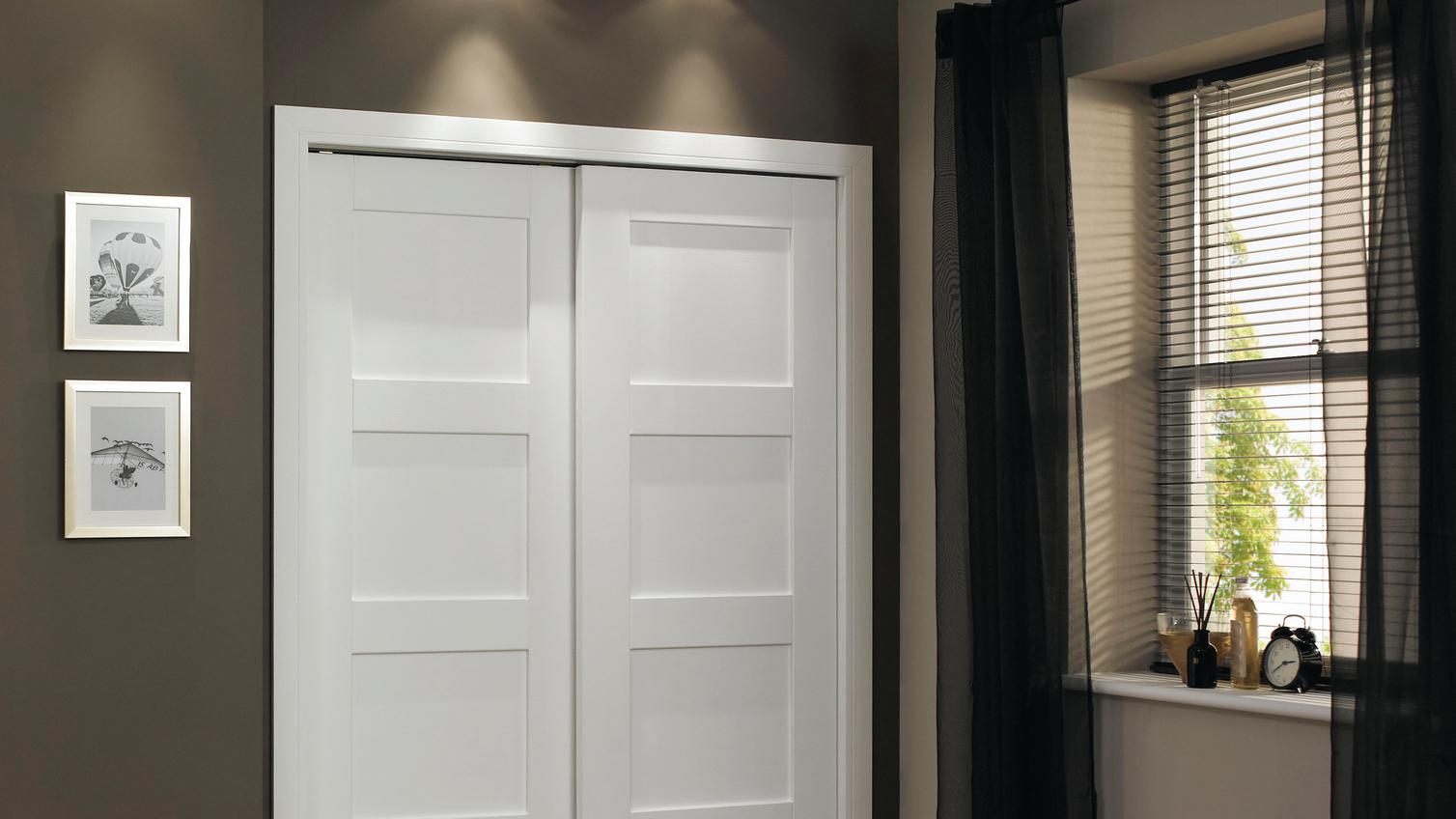 Primed 4 Panel Shaker Doors