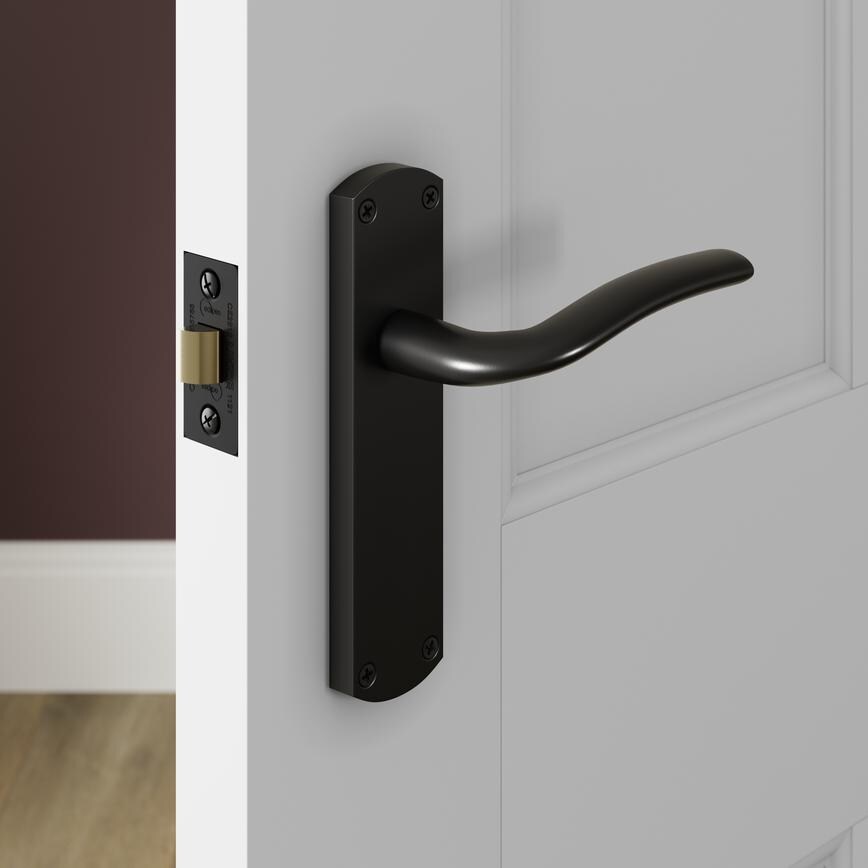 Yarwell Matt Black Lever on Backplate Latch Door Handle Pair