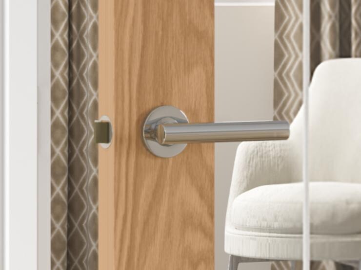 Cesano Polished Chrome Lever on Rose Door Handle