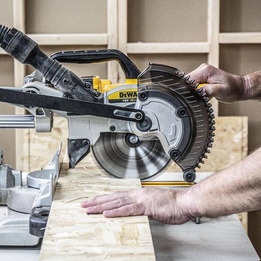TLS0719 Trend 216mm x 30mm 60T Hardwood Cordless Mitre Saw Blade