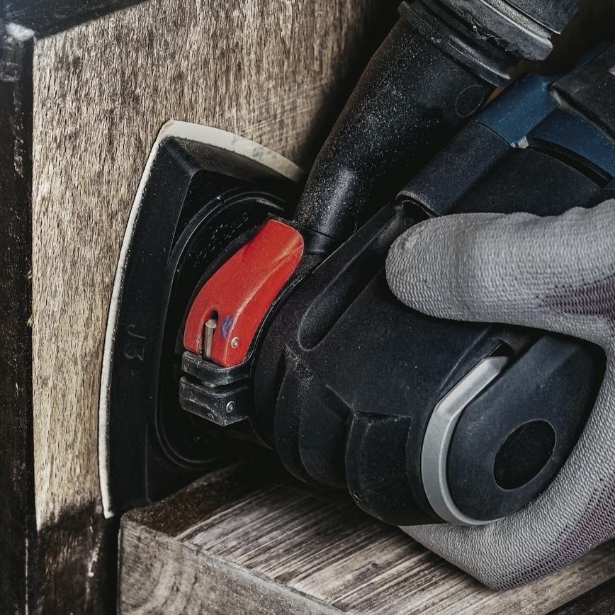 Bosch Sanding Set in use
