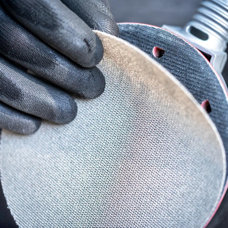 Bosch 150mm Sanding Disc Set in use v2