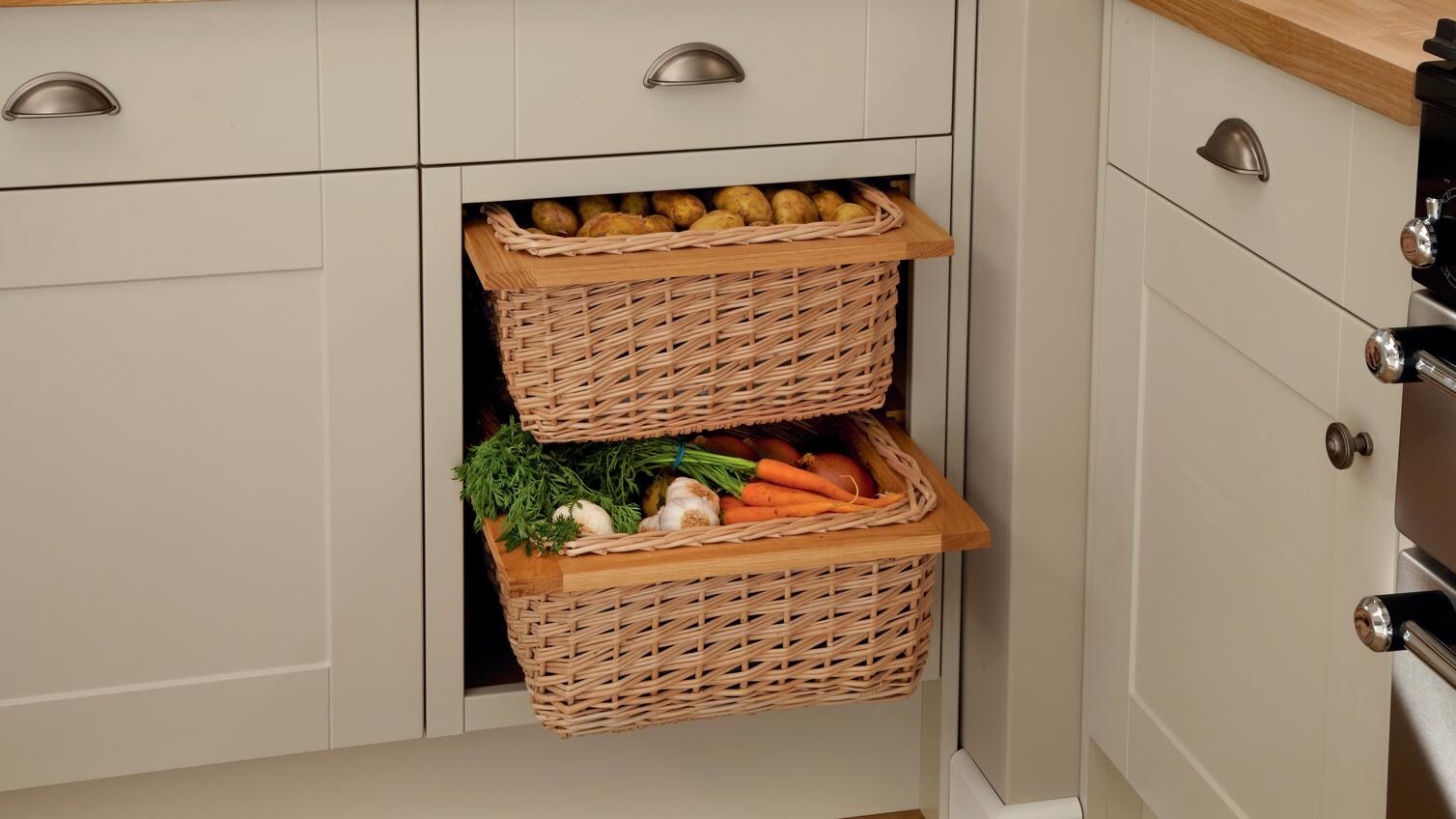 Drawer-line wicker basket base unit