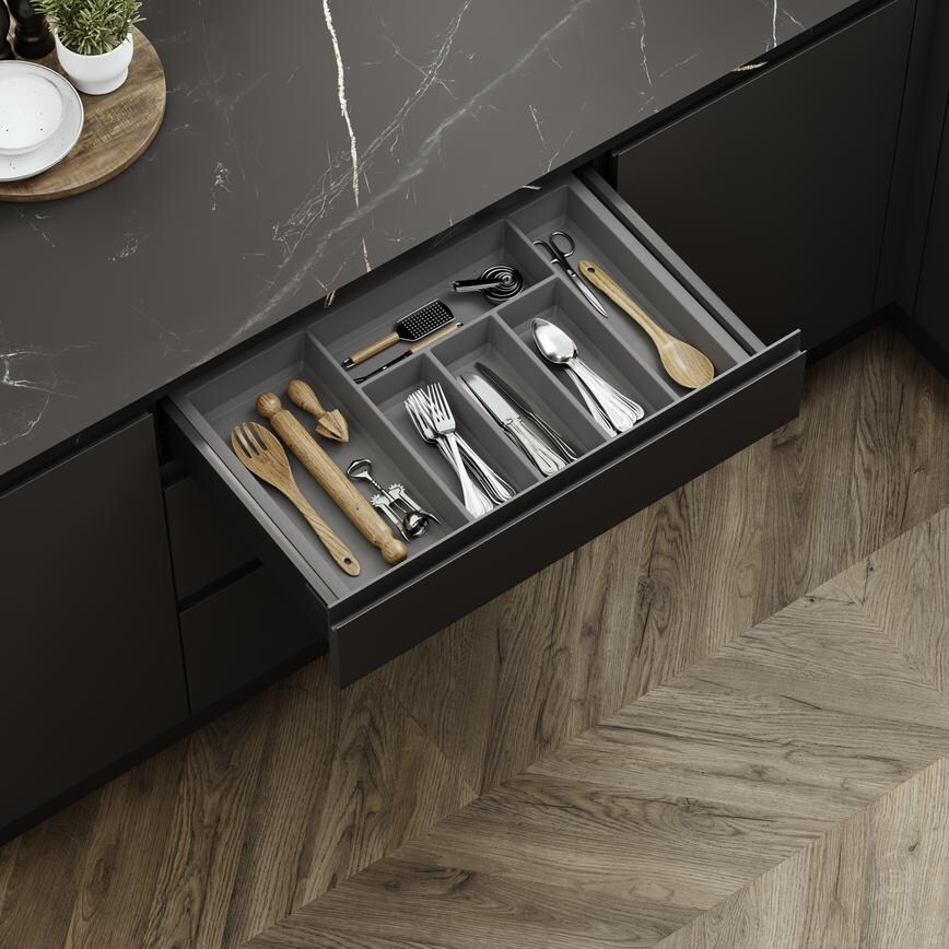 700mm Moulded Anthracite Tray