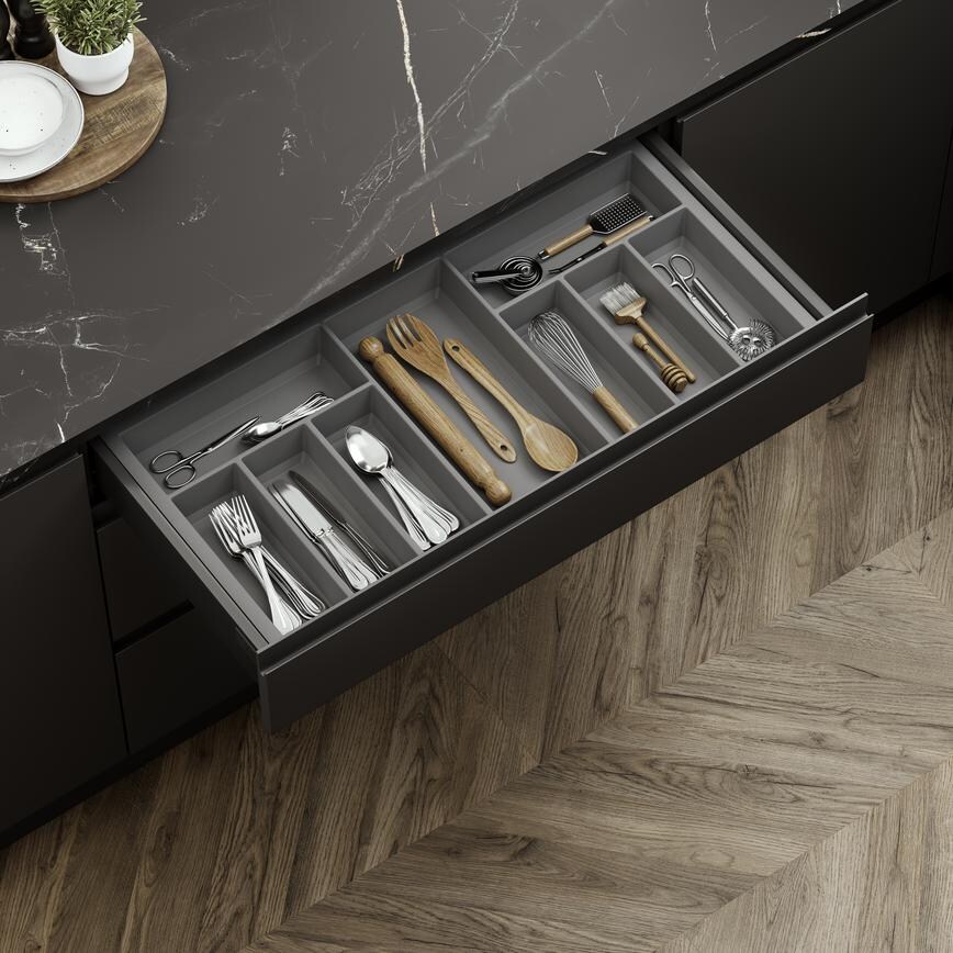 900mm Moulded Anthracite Tray