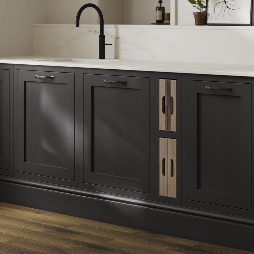 200mm Timber In Frame Chopping Board And Tray Featuring Ilfracombe Black