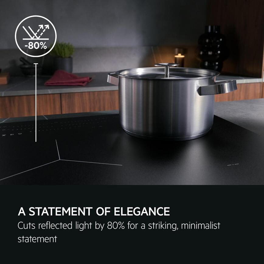 AEG Saphire Matt Blk Ind Hob 60cm Light Reflection