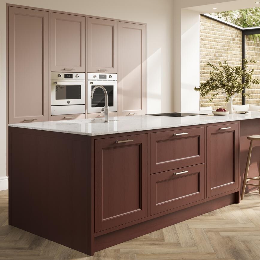 Elmbridge_EarthRed&AntiqueRose_Inframe_SetShot_Main_V1