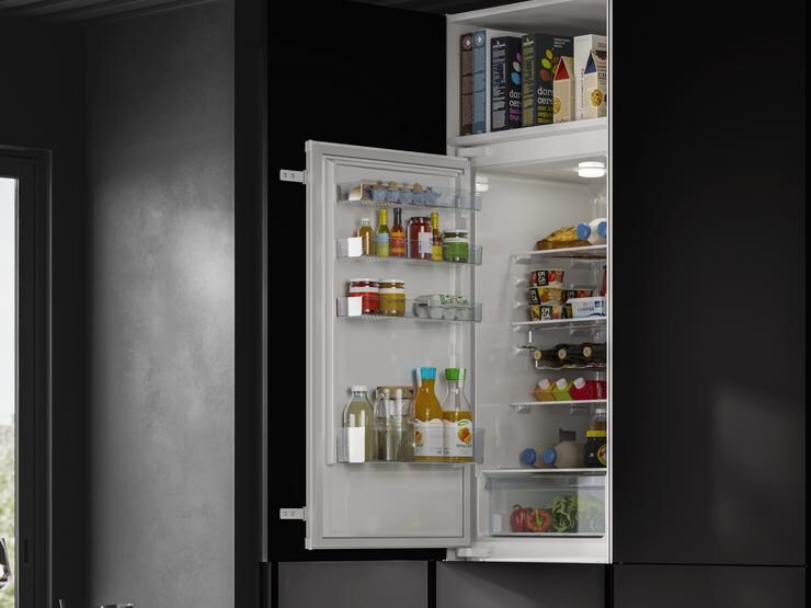 Hockley Super Matt Charcoal Handleless Fridge Detail