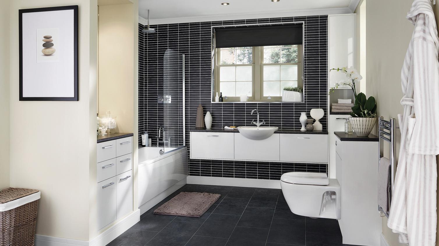 Greenwich Gloss to matt White Bathroom