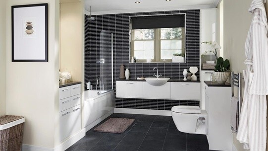 Greenwich Gloss to matt White Bathroom