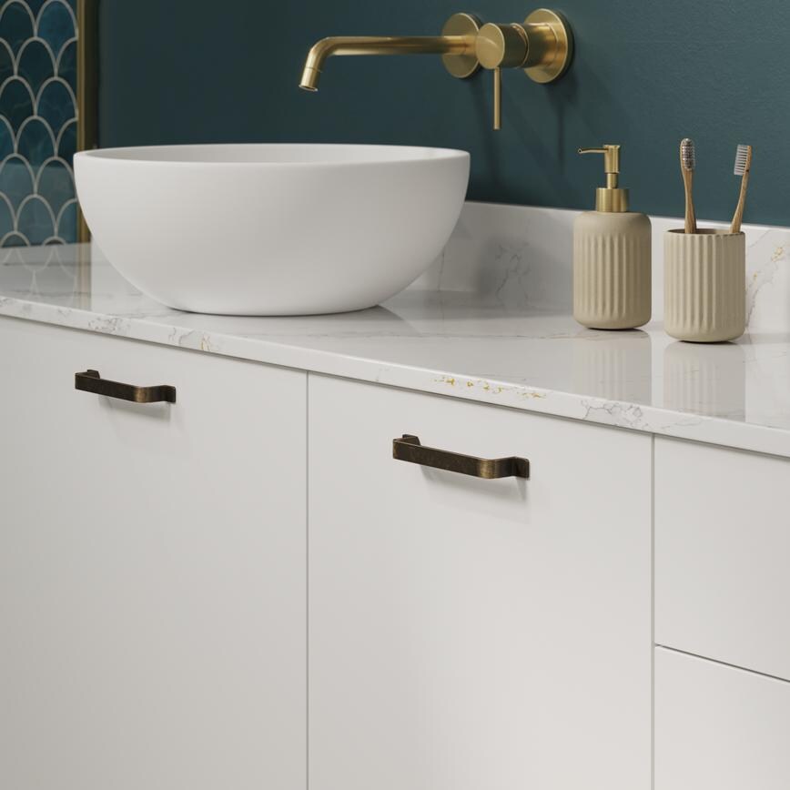 Hockley SM White Bathroom