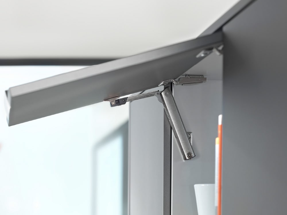 List system hinges