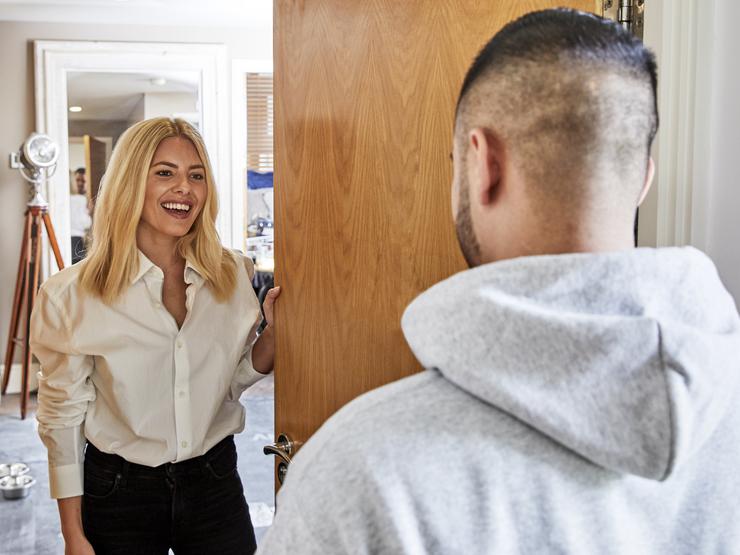 Mollie King delivery 4