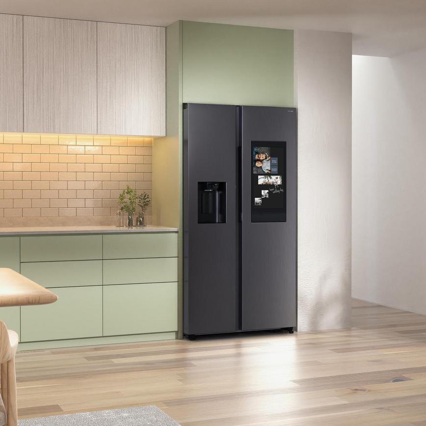 Samsung SBS Family Hub Fridge Freezer Black