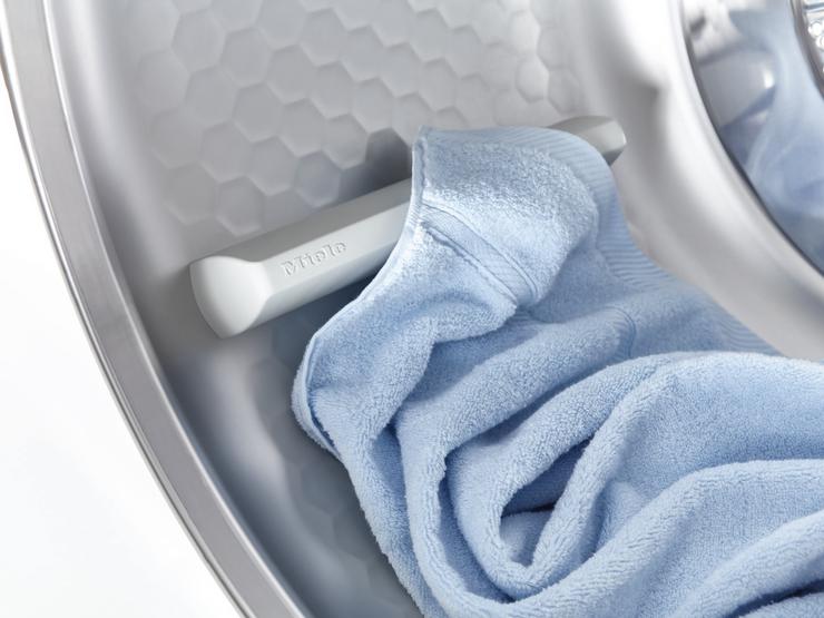 Miele 7kg Heat Pump Tumble dryer TCB140 WP Honeycomb