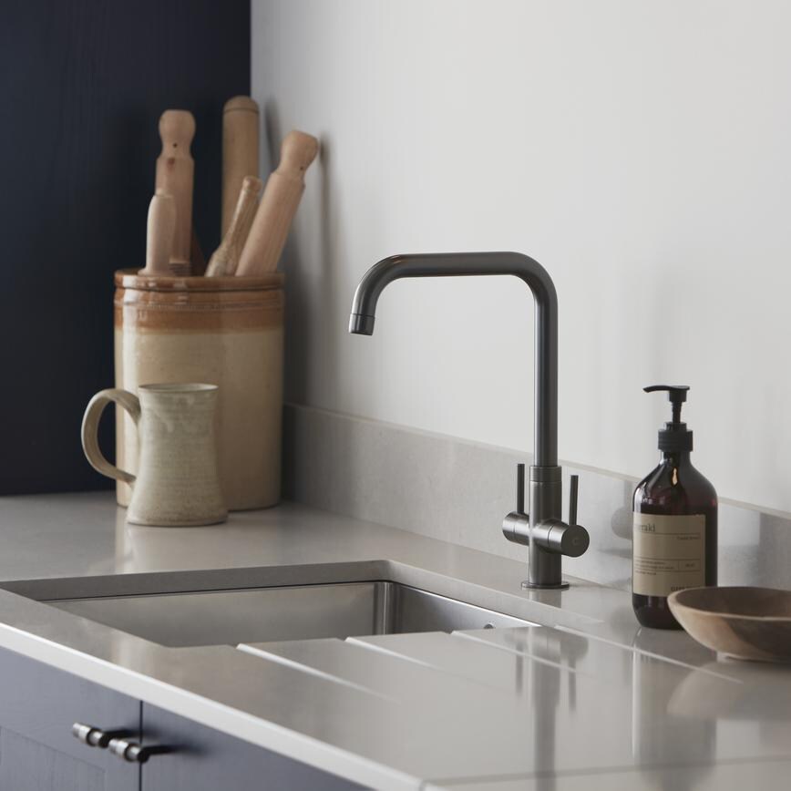 Lamona Strona Gun Metal Grey Tap