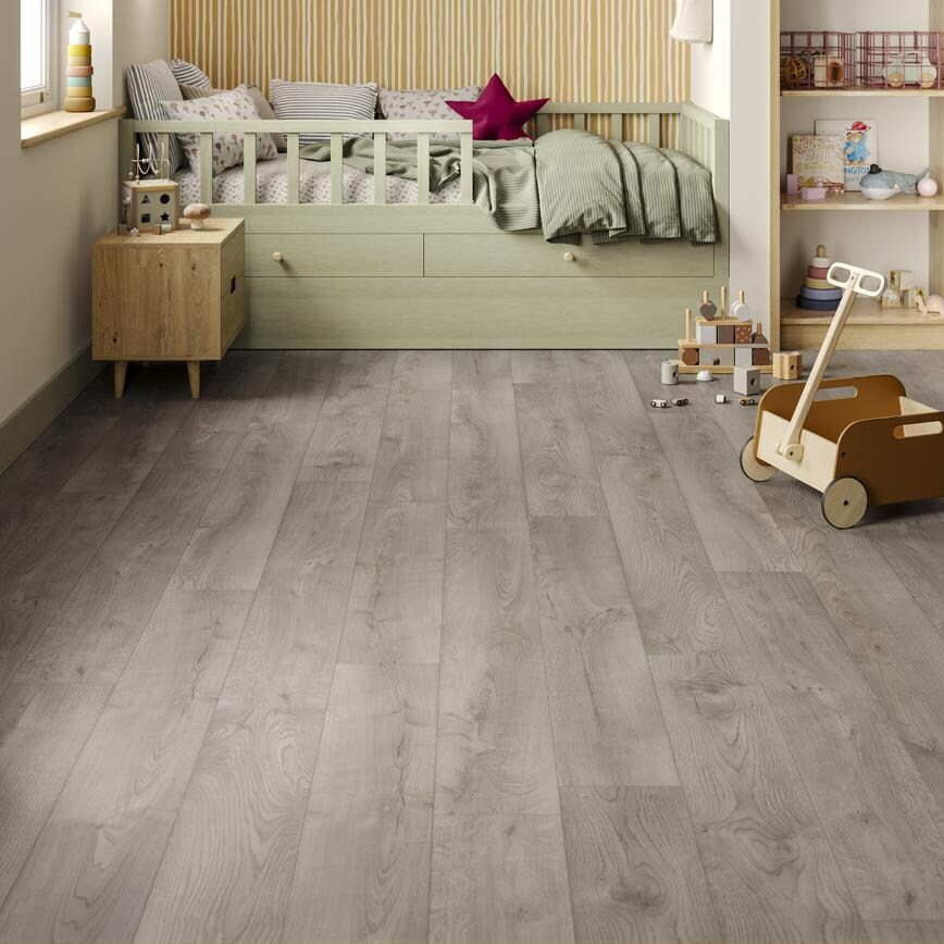 O&G Truffled Oak 12mm Laminate Kids Bedroom