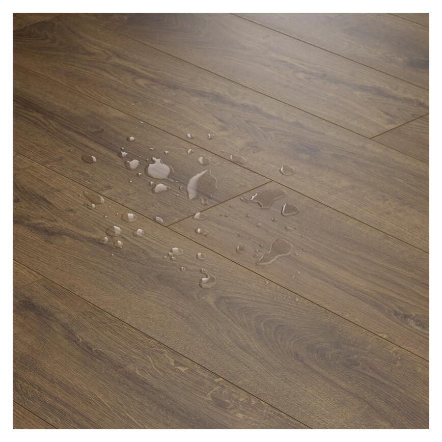 O&G Auburn Oak 12mm Laminate Aqua Block