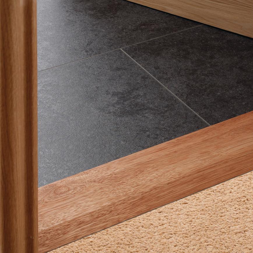Howdens 900mm Oak Threshold Strip