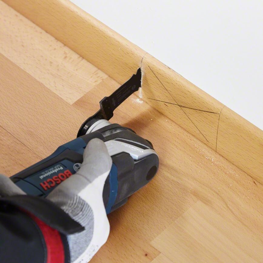 Bosch Starlock Multi Tool Blade in use
