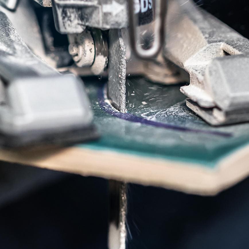 Bosch Soft Tile JIgsaw Blade cutting through a tile
