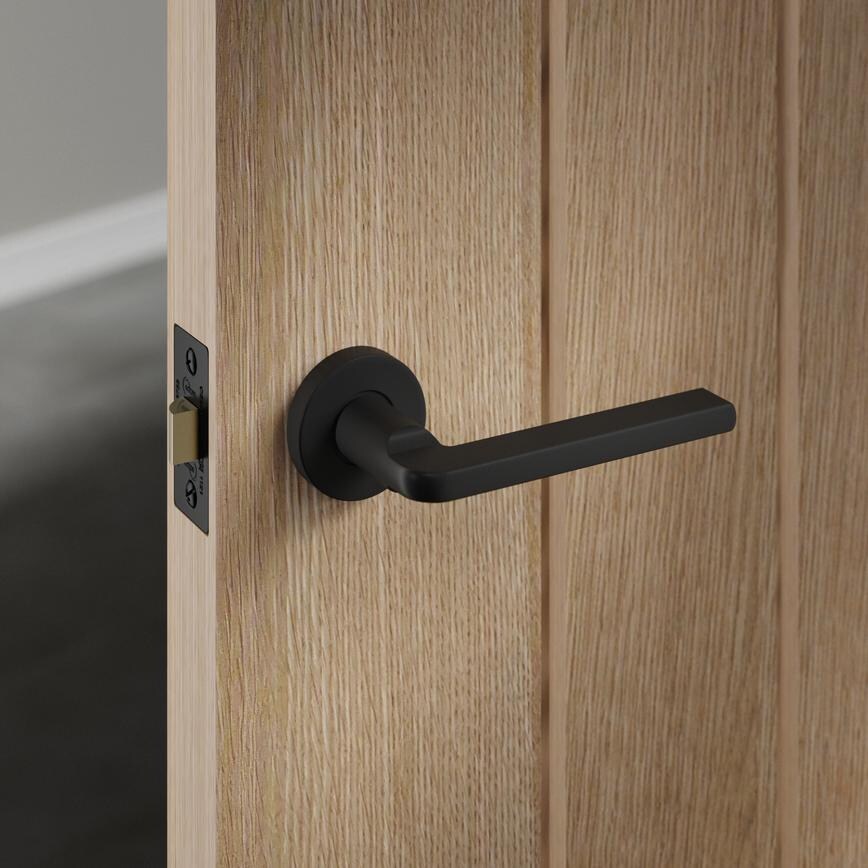 Munch Matt Black Lever on Rose Door Handle And Eclipse Matt Black Case Backset Tubular Mortice Latch  
